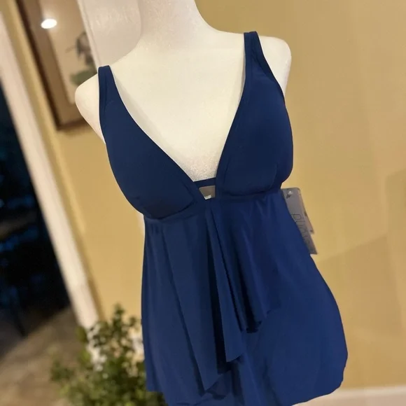 NWT Beyond Tummy Control Solid Essentials V Neck Tankini Top Swimsuit - Picture 13 of 16